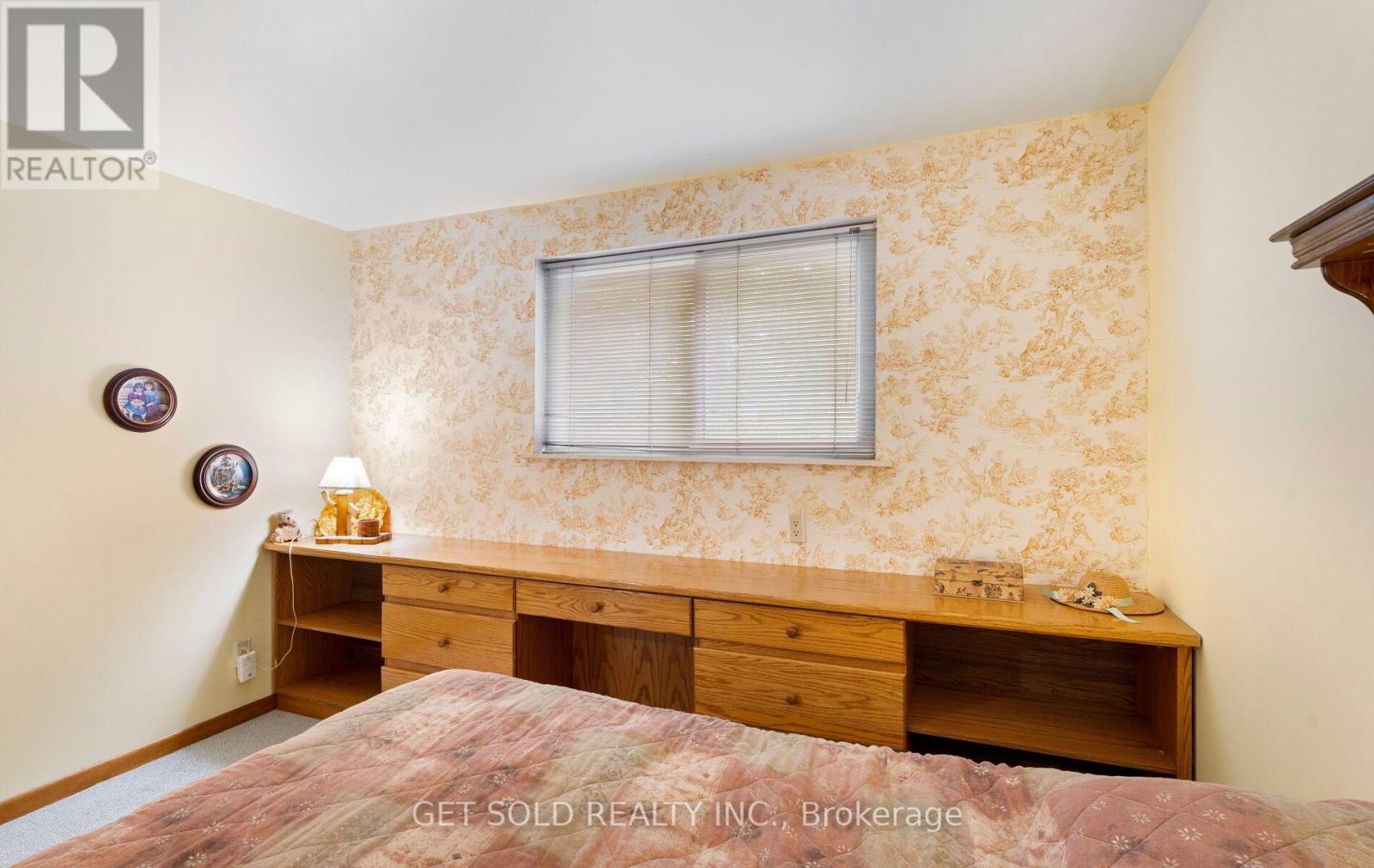 22 Almayo Crescent, Toronto, Ontario  M9V 2L4 - Photo 18 - W13848872