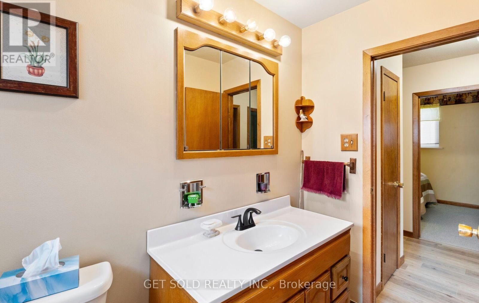 22 Almayo Crescent, Toronto, Ontario  M9V 2L4 - Photo 25 - W13848872