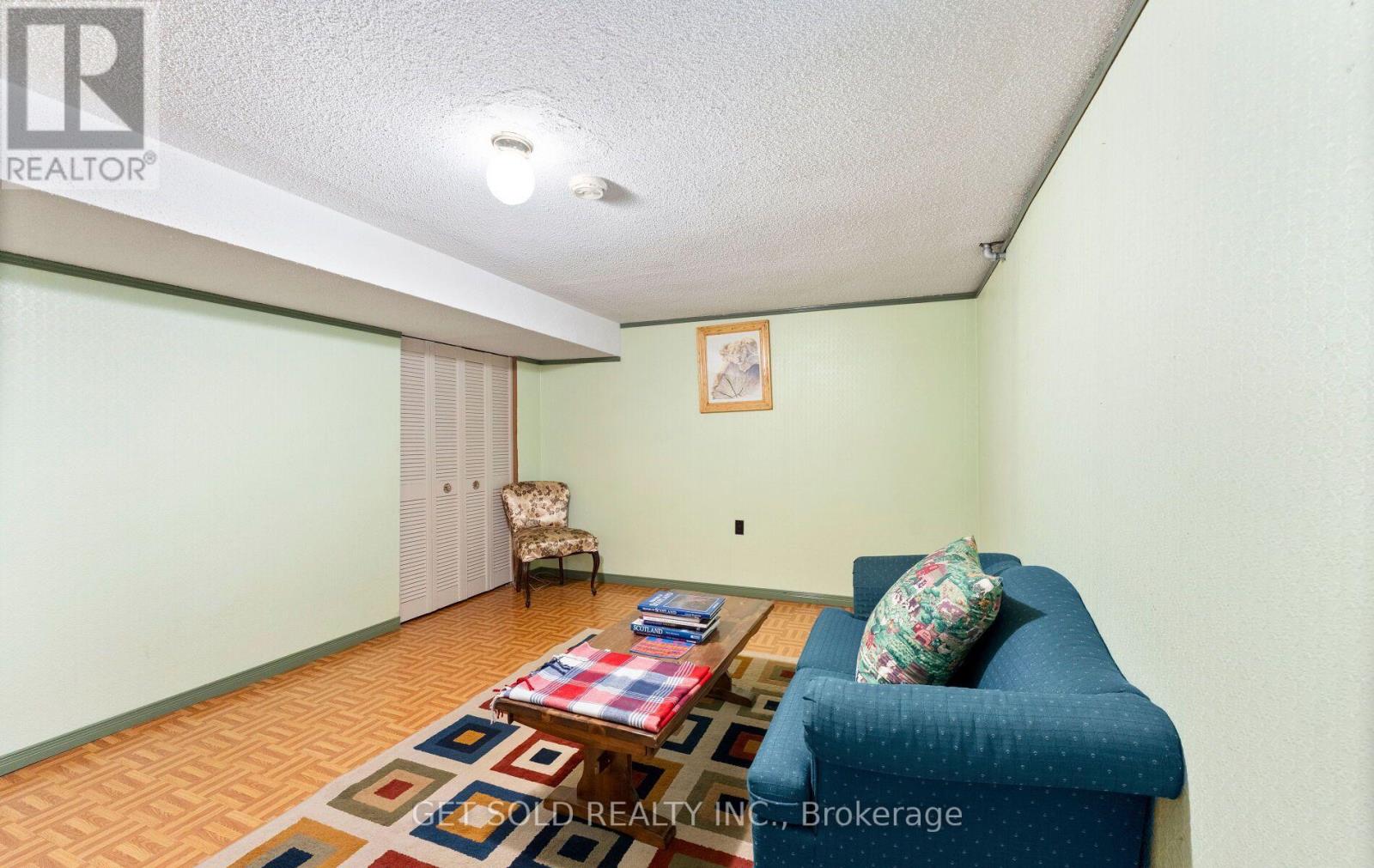 22 Almayo Crescent, Toronto, Ontario  M9V 2L4 - Photo 35 - W13848872