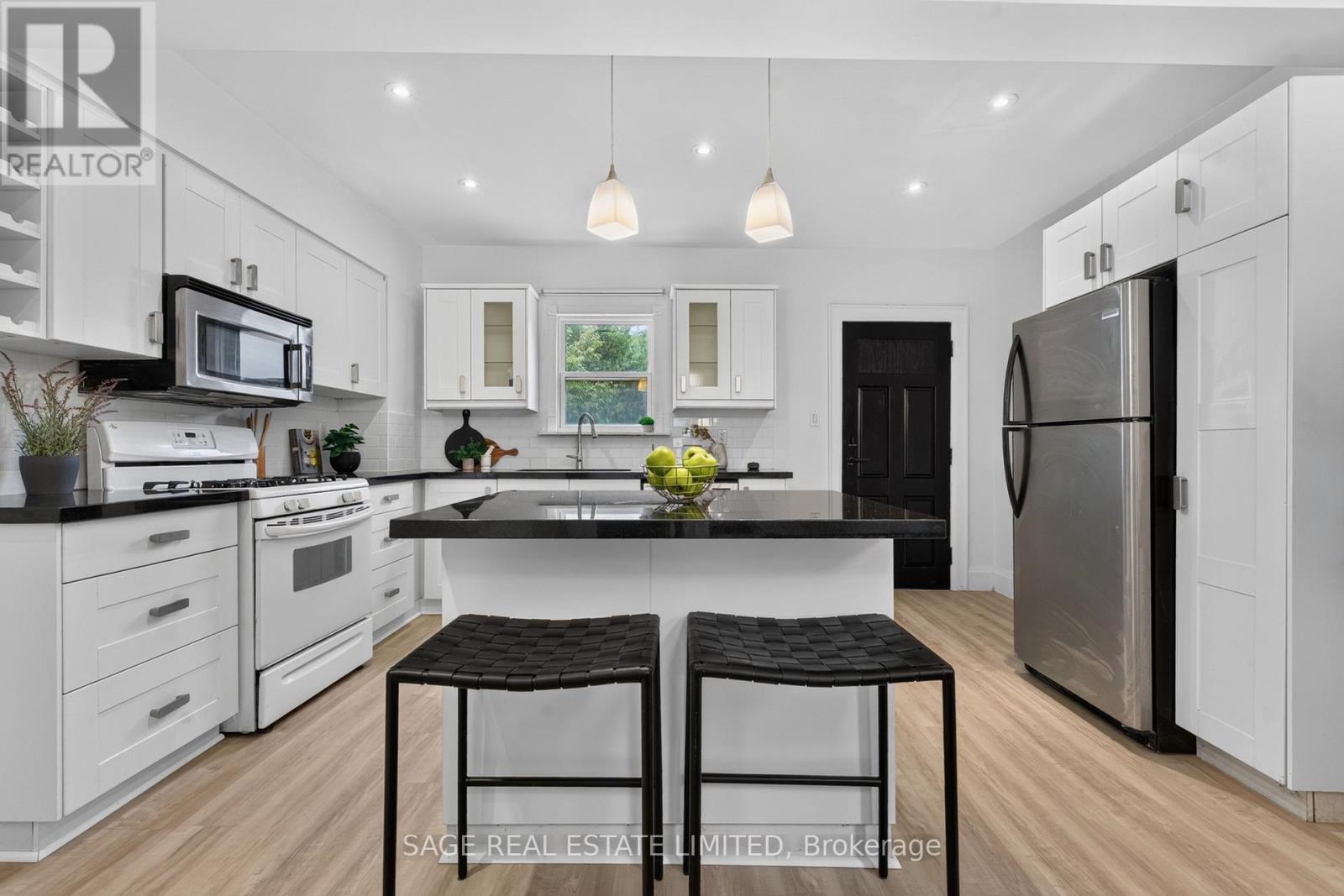 12 Branstone Road, Toronto, Ontario  M6E 4E4 - Photo 17 - W13848942