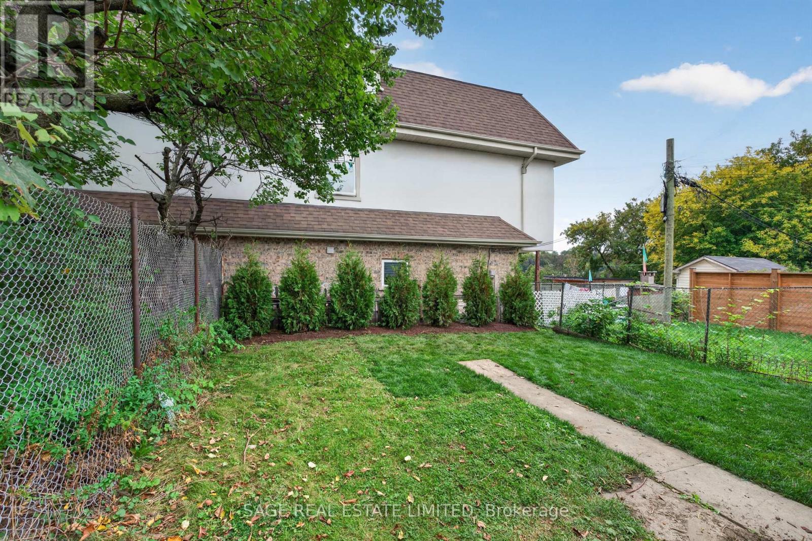 12 Branstone Road, Toronto, Ontario  M6E 4E4 - Photo 35 - W13848942