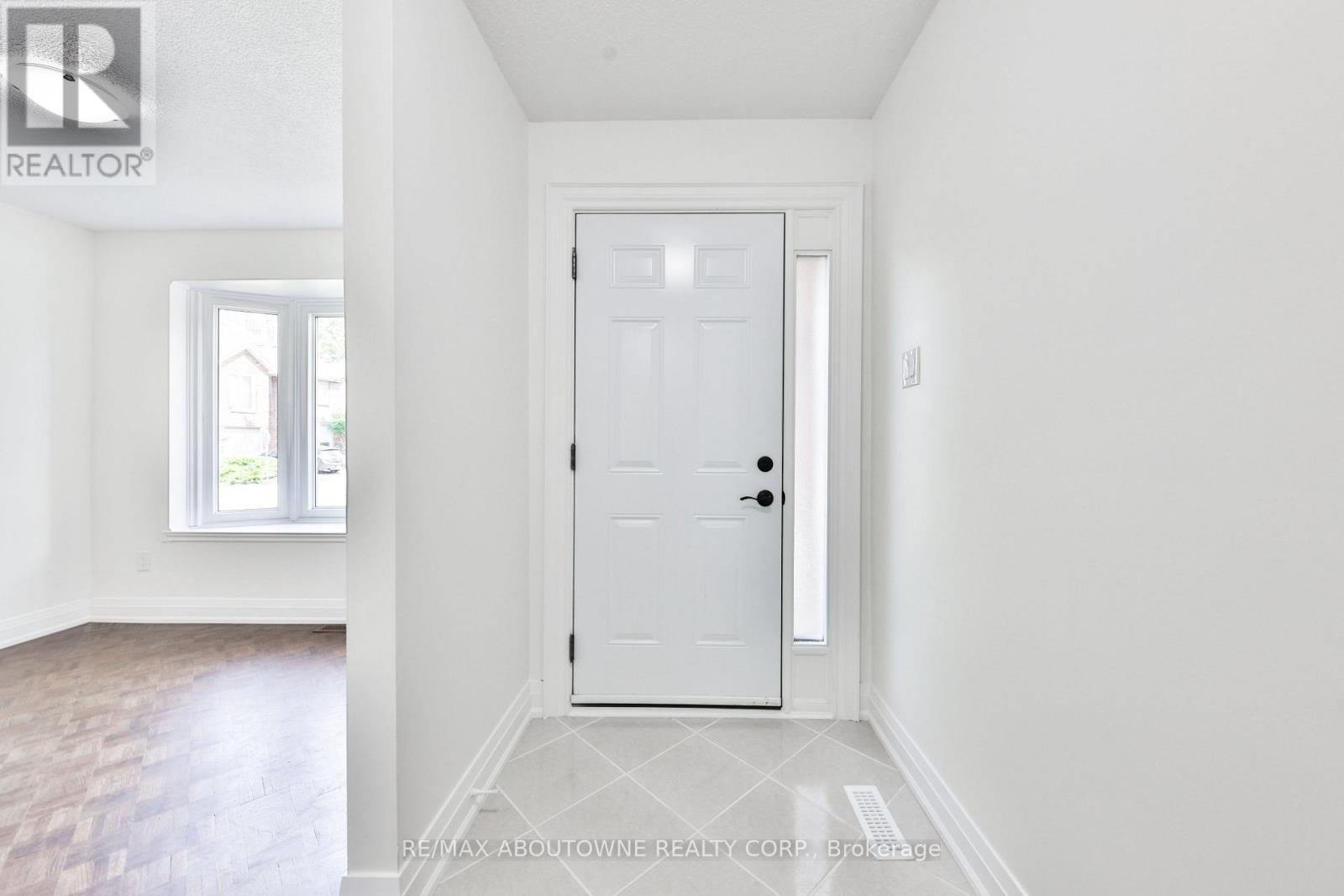 2 - 4635 Regents Terrace, Mississauga, Ontario  L5R 1W8 - Photo 2 - W13849004