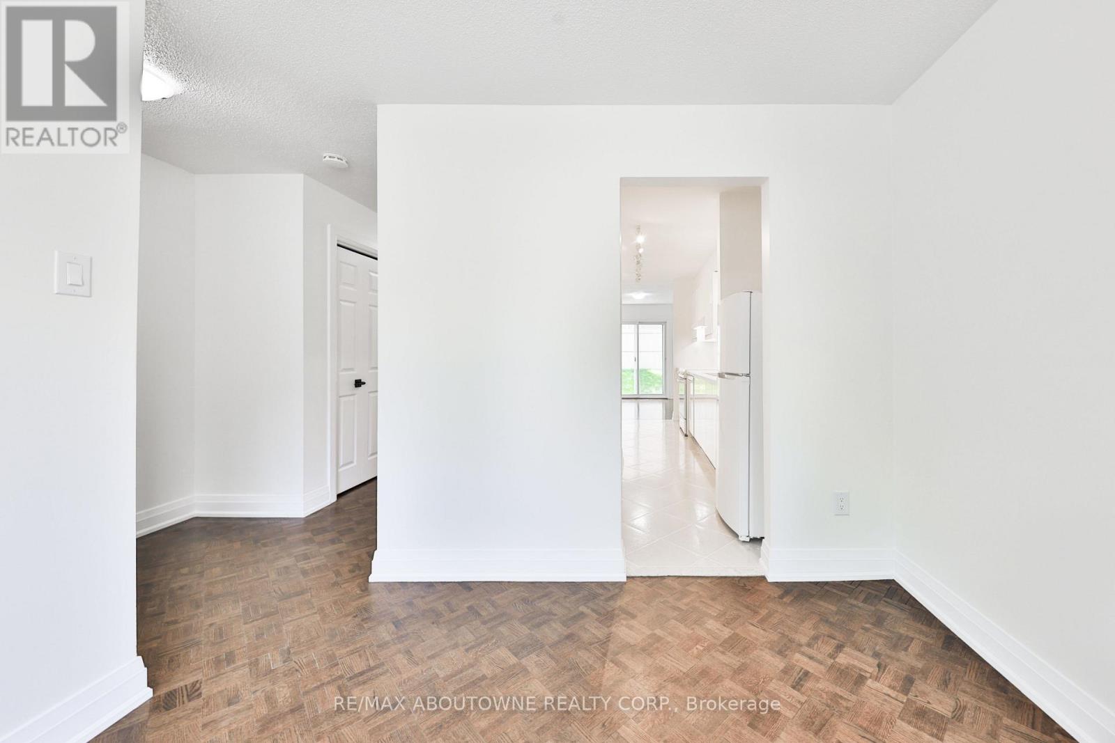 2 - 4635 Regents Terrace, Mississauga, Ontario  L5R 1W8 - Photo 3 - W13849004