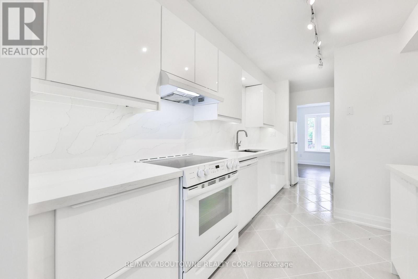 2 - 4635 Regents Terrace, Mississauga, Ontario  L5R 1W8 - Photo 6 - W13849004