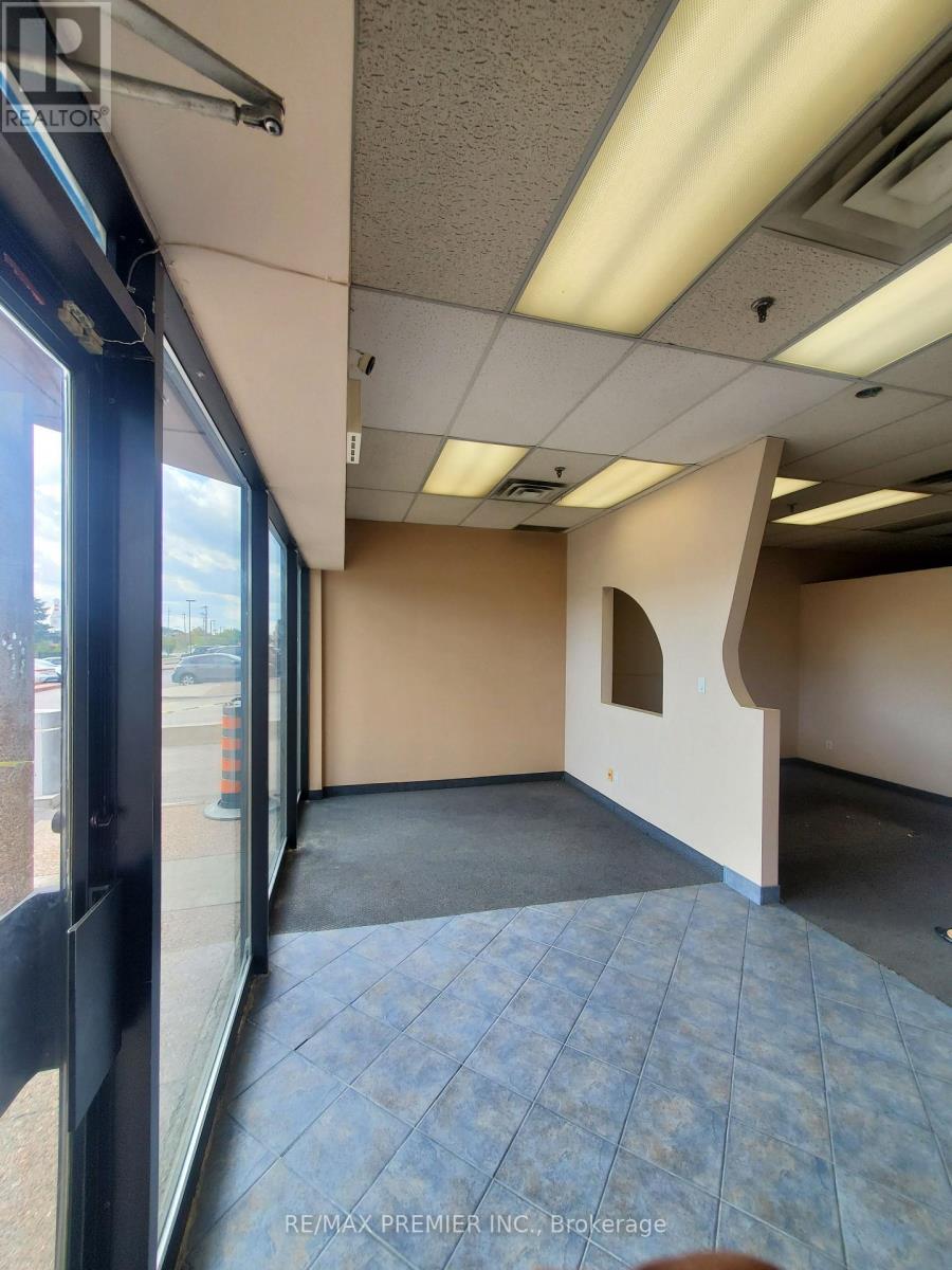 28 - 3200 Dufferin Street, Toronto, Ontario  M6A 2T3 - Photo 7 - W13849024