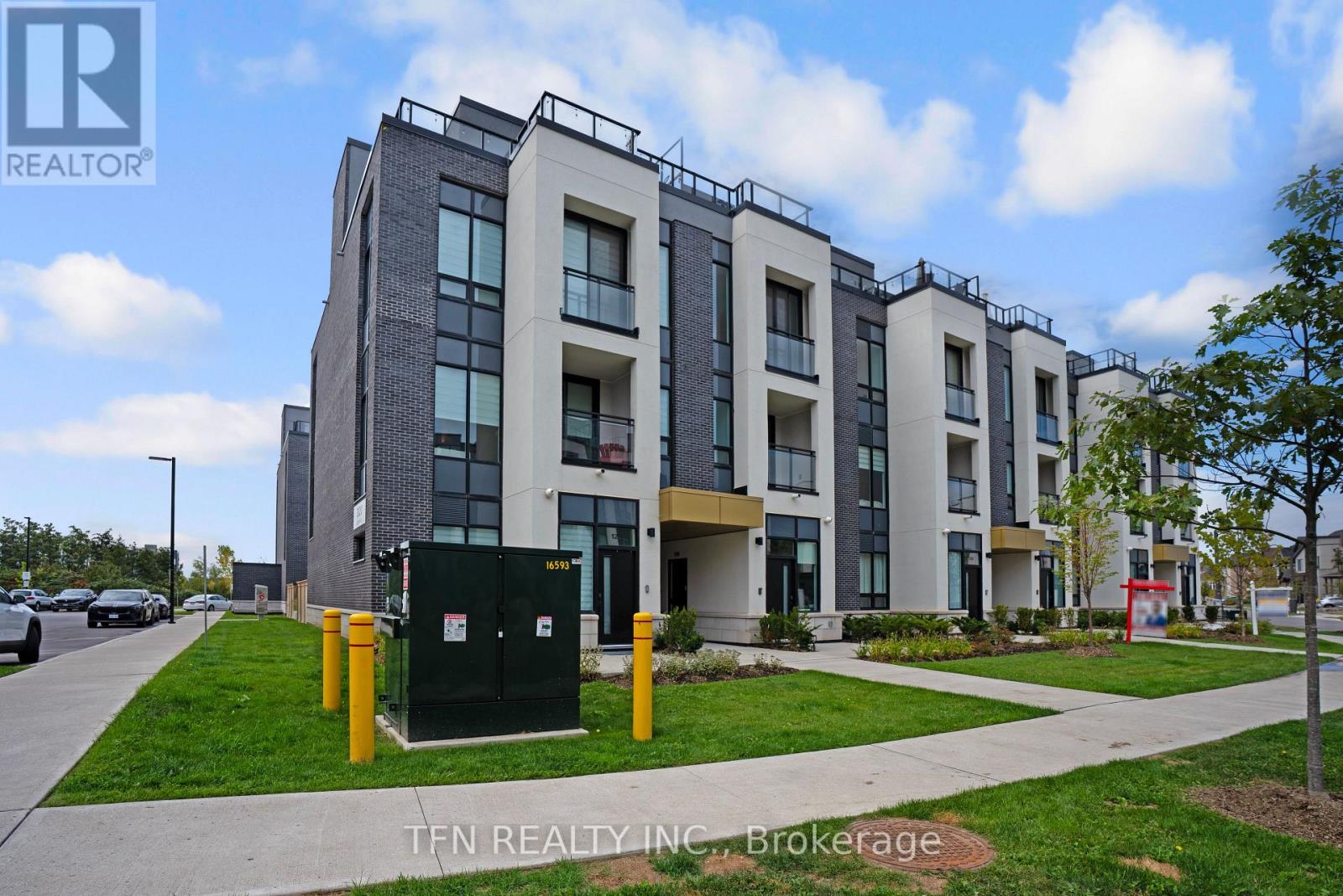 127 - 3020 Trailside Drive, Oakville, Ontario L6M 4M2 - Photo 2 - W13849124