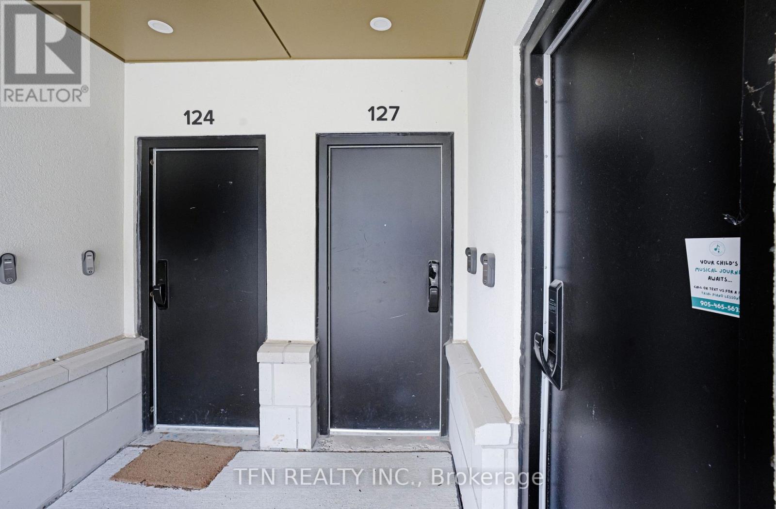 127 - 3020 Trailside Drive, Oakville, Ontario L6M 4M2 - Photo 4 - W13849124