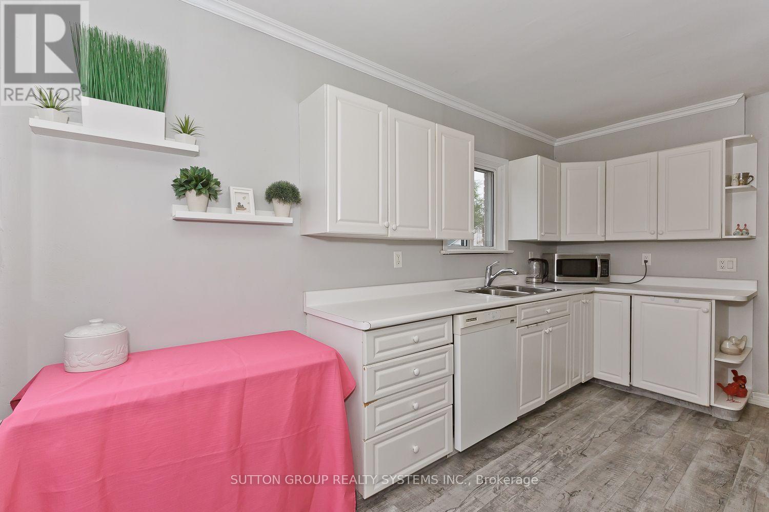 14 Lake Shore Drive, Toronto, Ontario  M8V 1Z2 - Photo 11 - W13849146