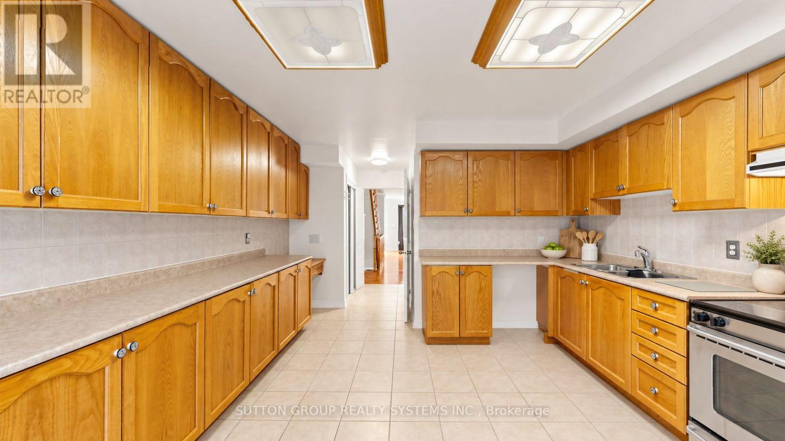 2138 Eglinton Avenue W, Toronto, Ontario M6E 2K8 - Photo 13 - W13849230