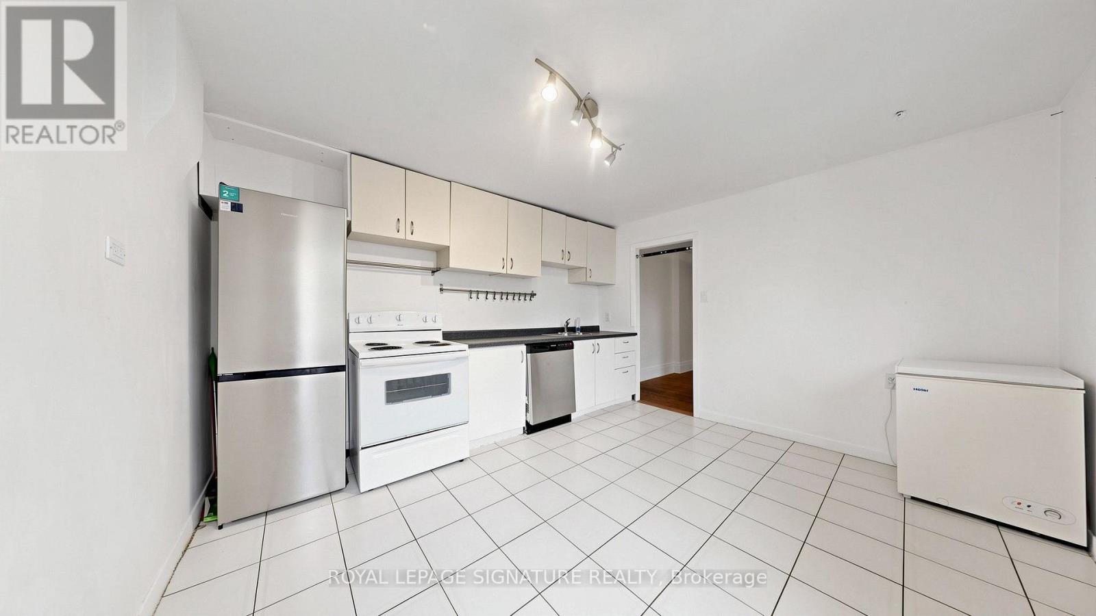 132 Marion Street, Toronto, Ontario  M6R 1E7 - Photo 20 - W13849246