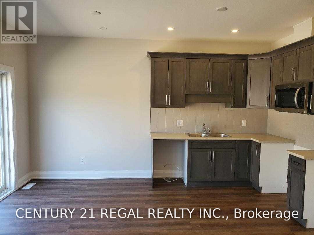 10 Sycamore Street, Welland, Ontario  L3C 0H8 - Photo 3 - X13849044