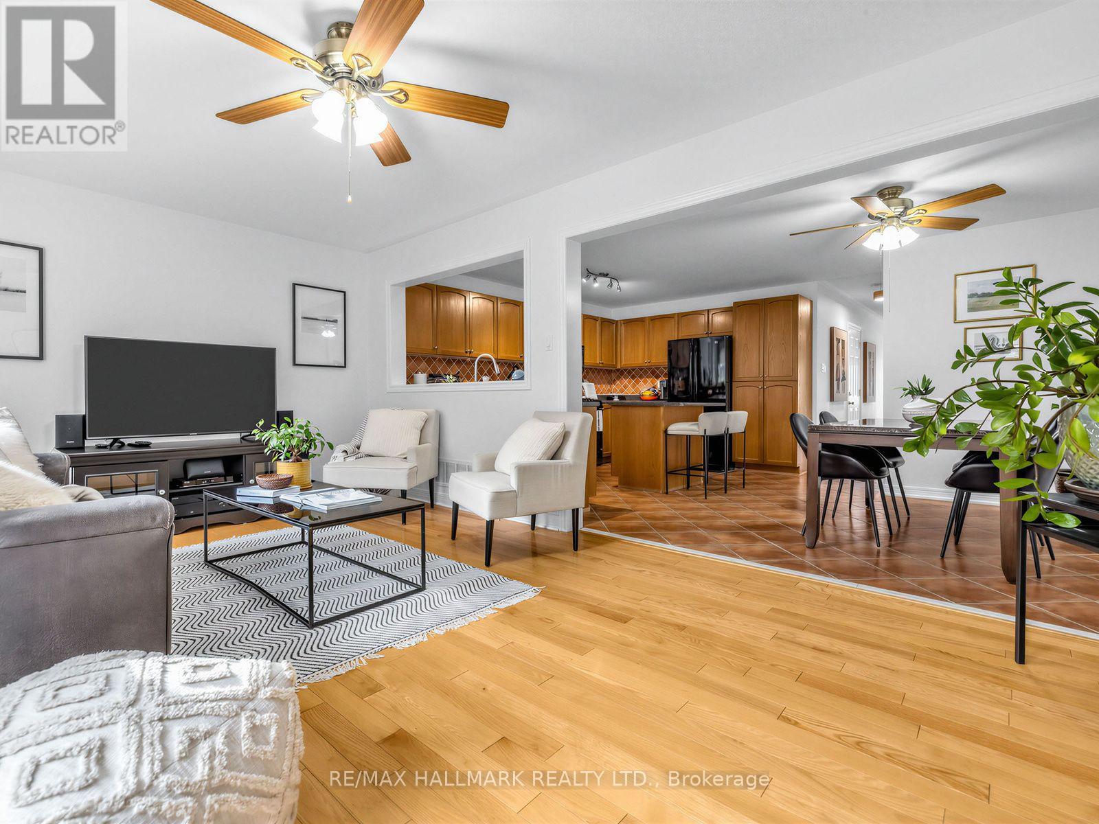 849 Joe Persechini Drive, Newmarket, Ontario  L3X 2V1 - Photo 17 - N13848924