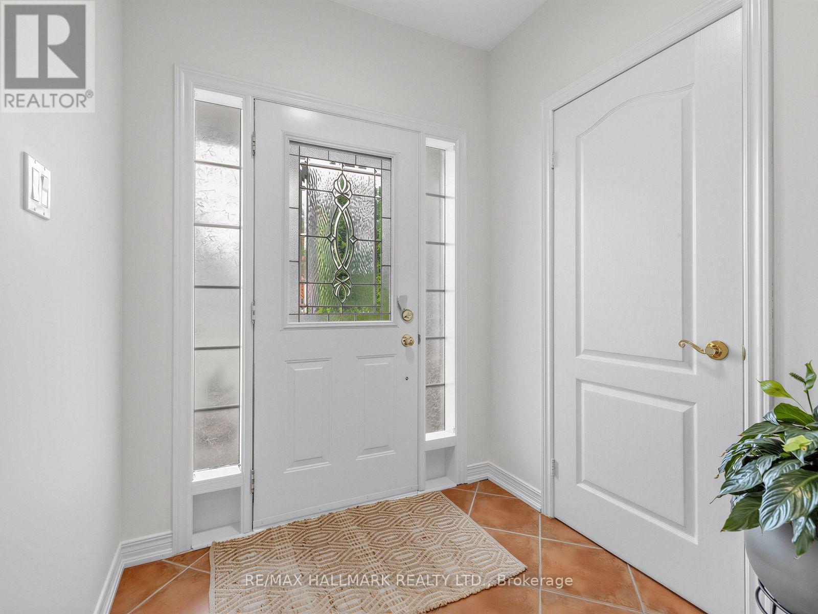 849 Joe Persechini Drive, Newmarket, Ontario  L3X 2V1 - Photo 3 - N13848924