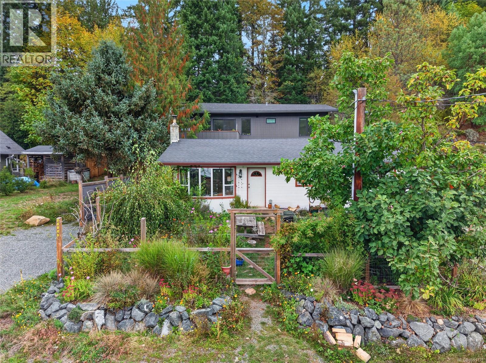 2522 Dunsmuir Ave, Cumberland, British Columbia  V0R 1S0 - Photo 50 - 1051175