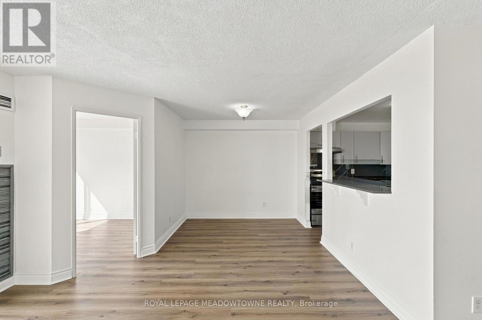 1802 - 145 Hillcrest Avenue, Mississauga, Ontario  L5B 3Z1 - Photo 12 - W13838854