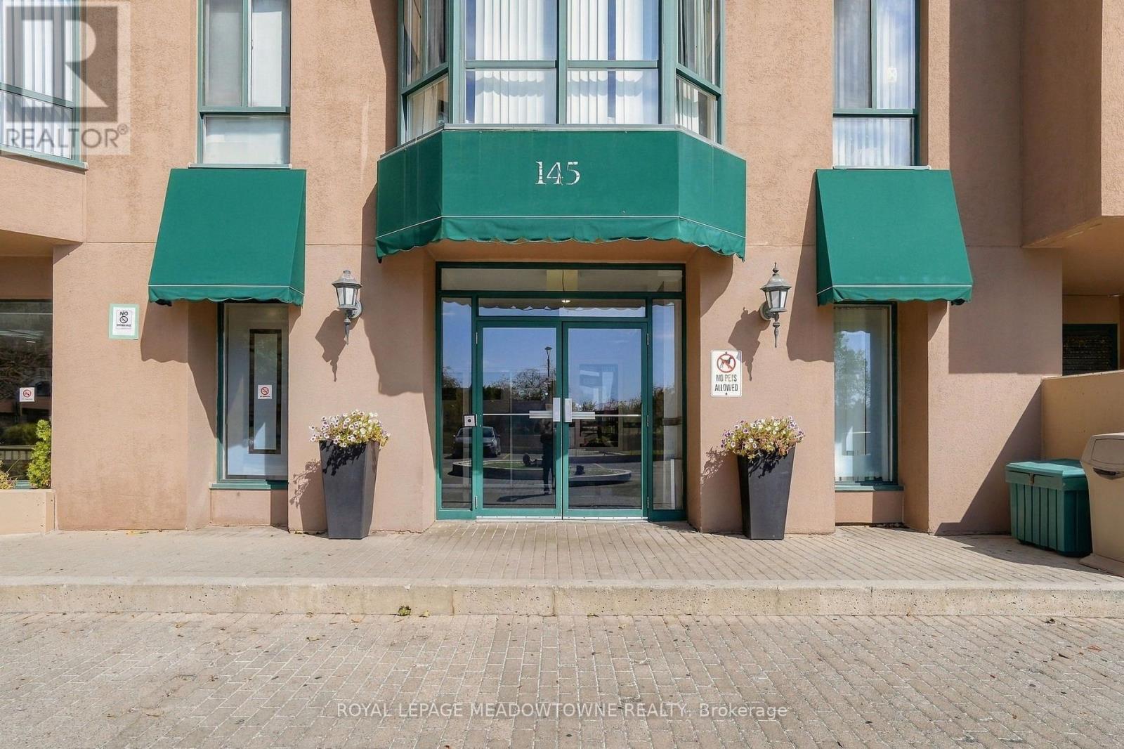 1802 - 145 Hillcrest Avenue, Mississauga, Ontario  L5B 3Z1 - Photo 3 - W13838854