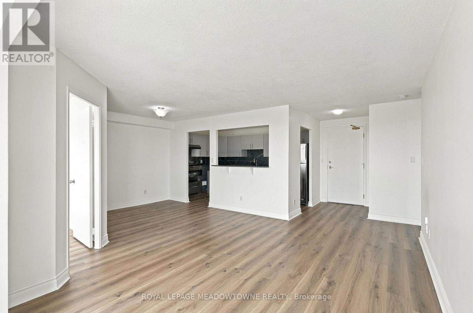 1802 - 145 Hillcrest Avenue, Mississauga, Ontario  L5B 3Z1 - Photo 13 - W13838854
