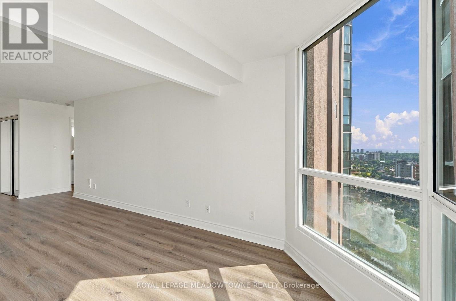 1802 - 145 Hillcrest Avenue, Mississauga, Ontario  L5B 3Z1 - Photo 17 - W13838854