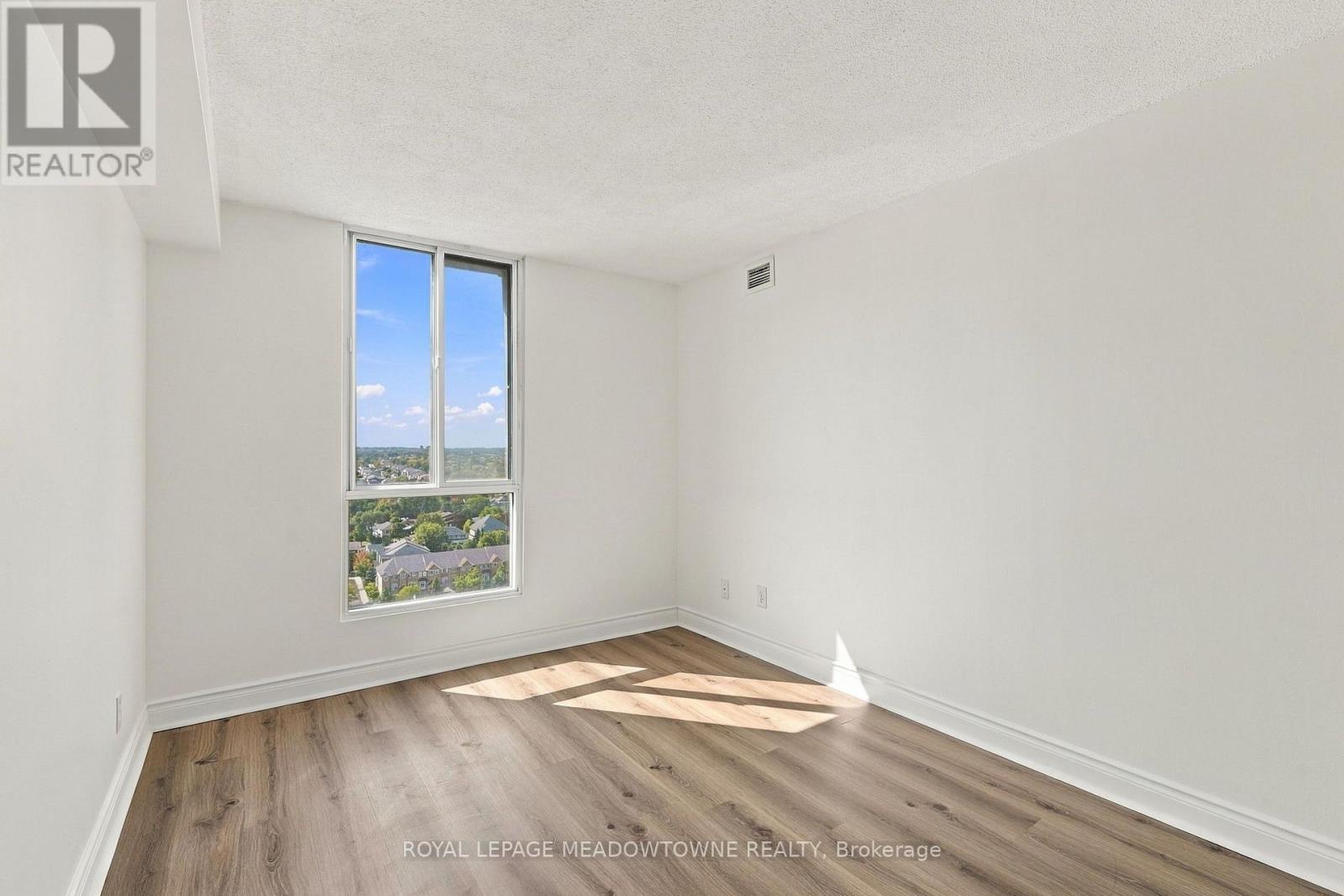 1802 - 145 Hillcrest Avenue, Mississauga, Ontario  L5B 3Z1 - Photo 22 - W13838854