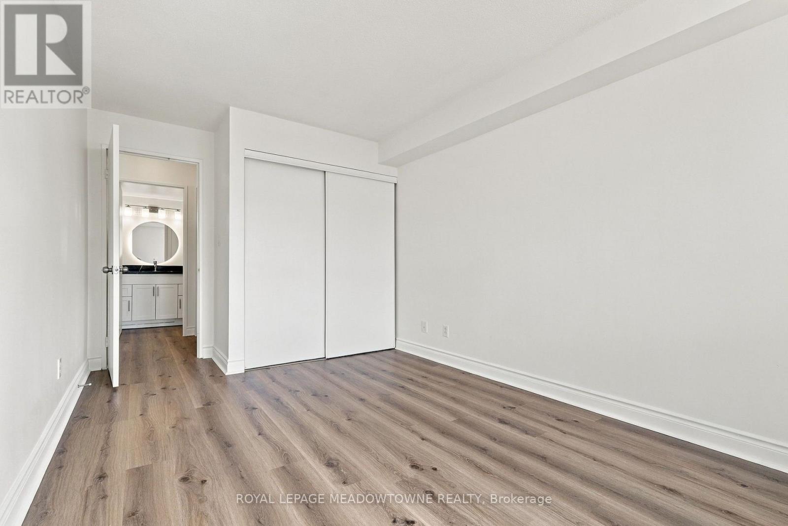 1802 - 145 Hillcrest Avenue, Mississauga, Ontario  L5B 3Z1 - Photo 23 - W13838854