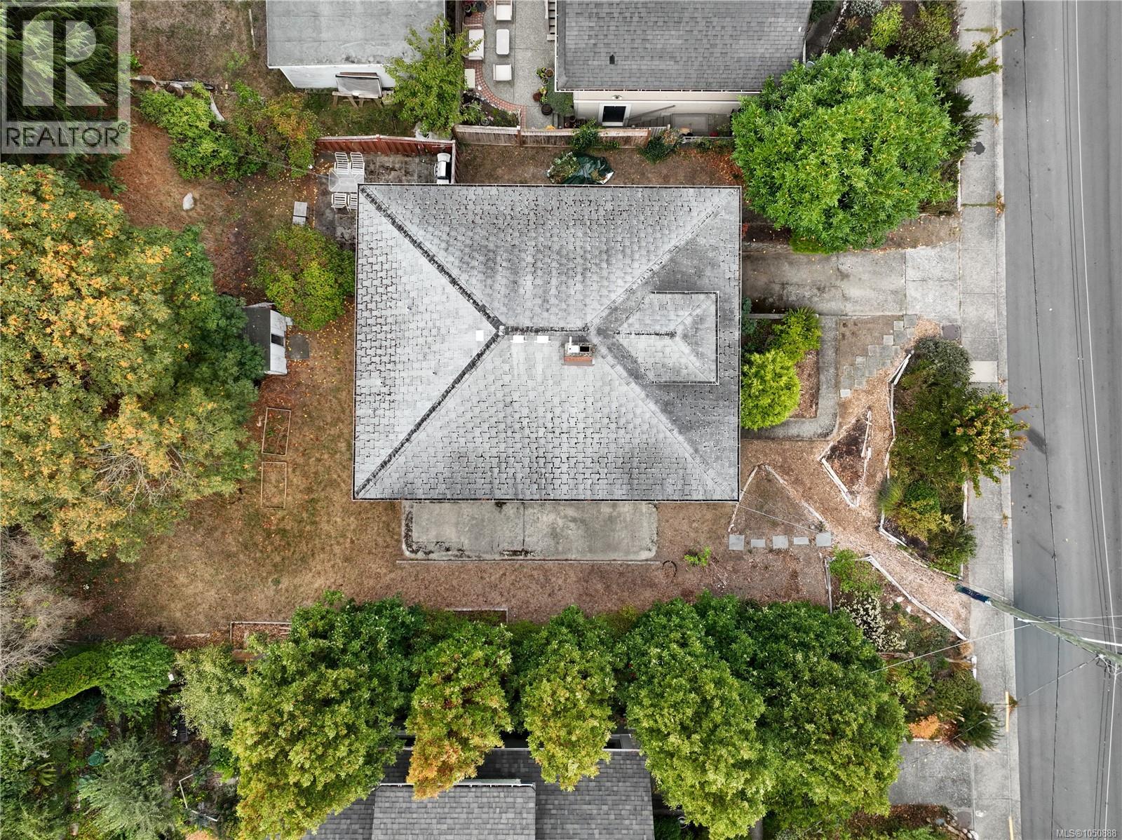 1215 Queens Ave