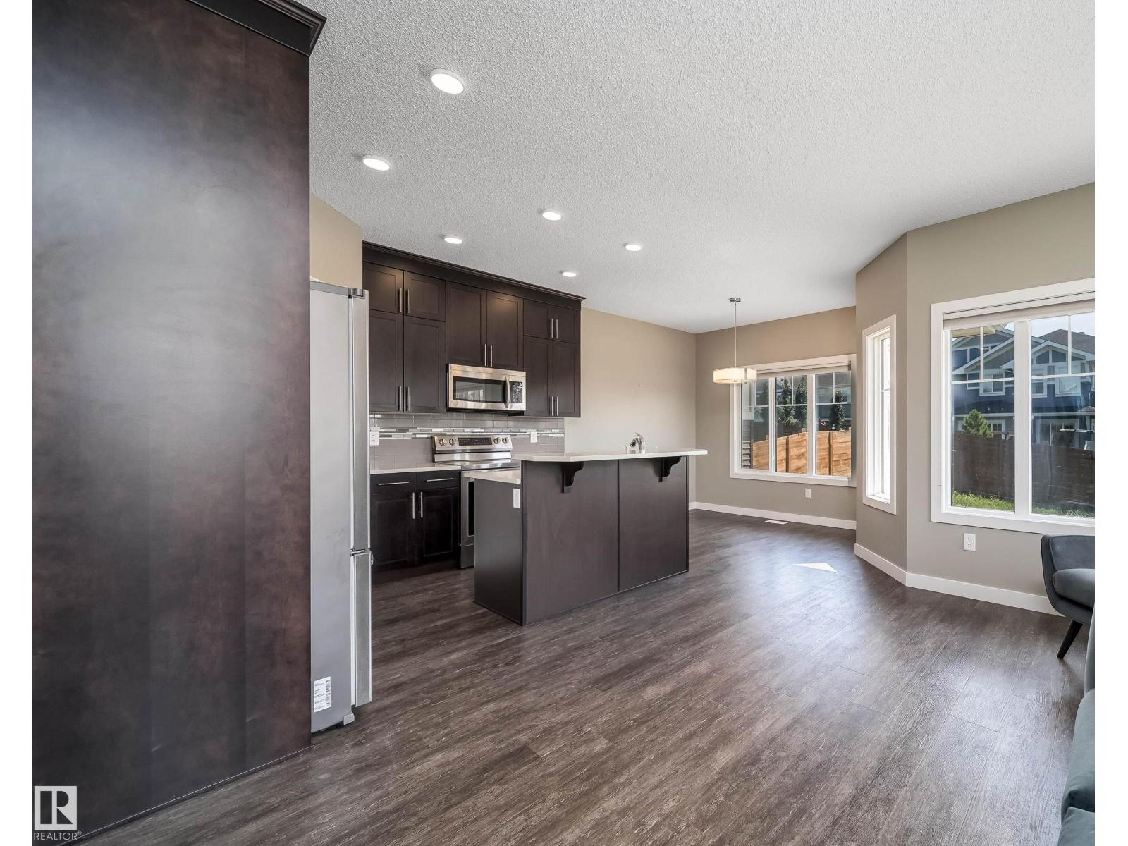 114 James CR