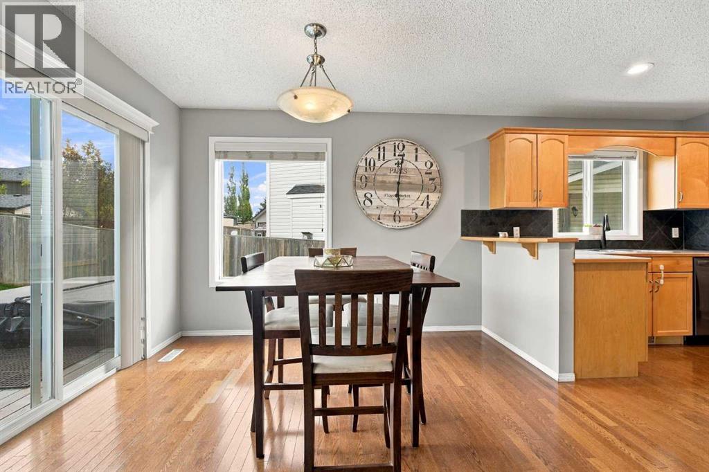 115 Evansmeade Crescent NW, Calgary, Alberta  T3P 1B9 - Photo 4 - A2348658