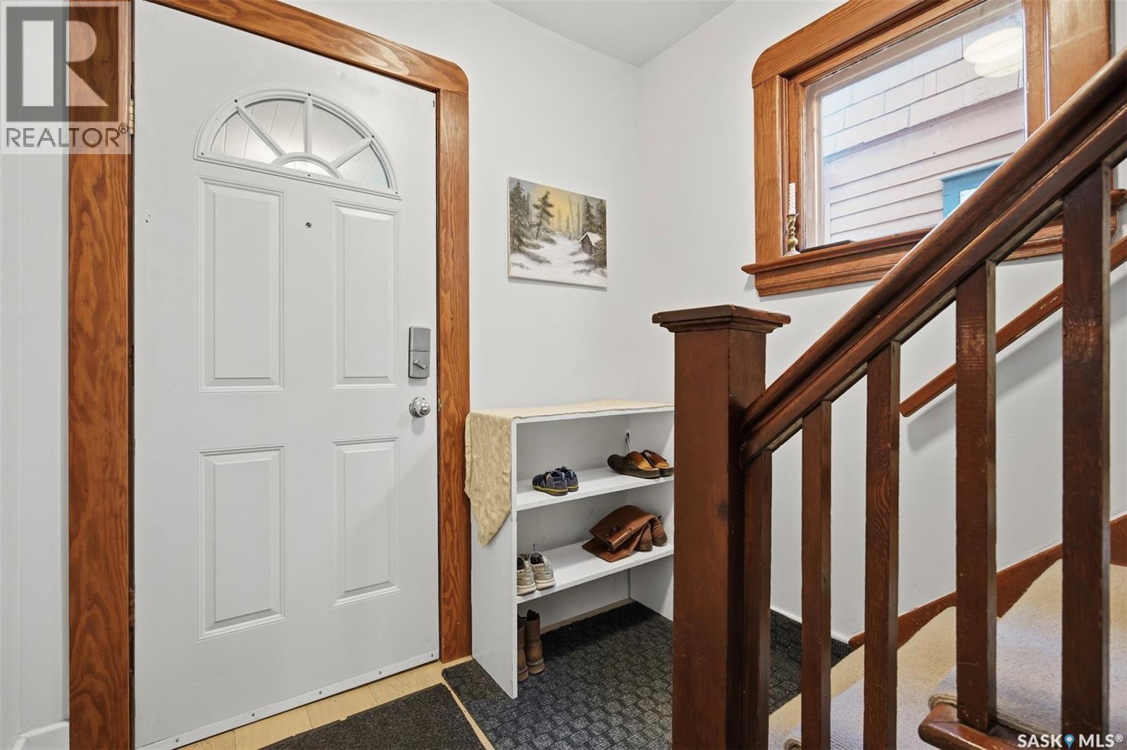 818 B Avenue N, Saskatoon, Saskatchewan  S7L 1E7 - Photo 3 - SK050026