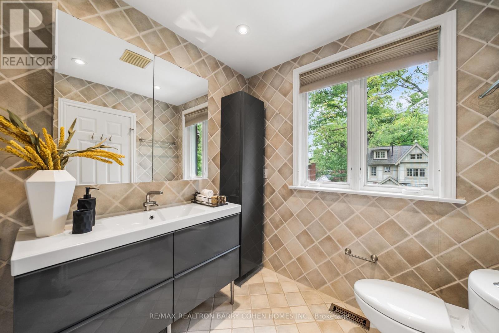 6 Nina Street, Toronto, Ontario  M5R 1Z3 - Photo 23 - C13849408