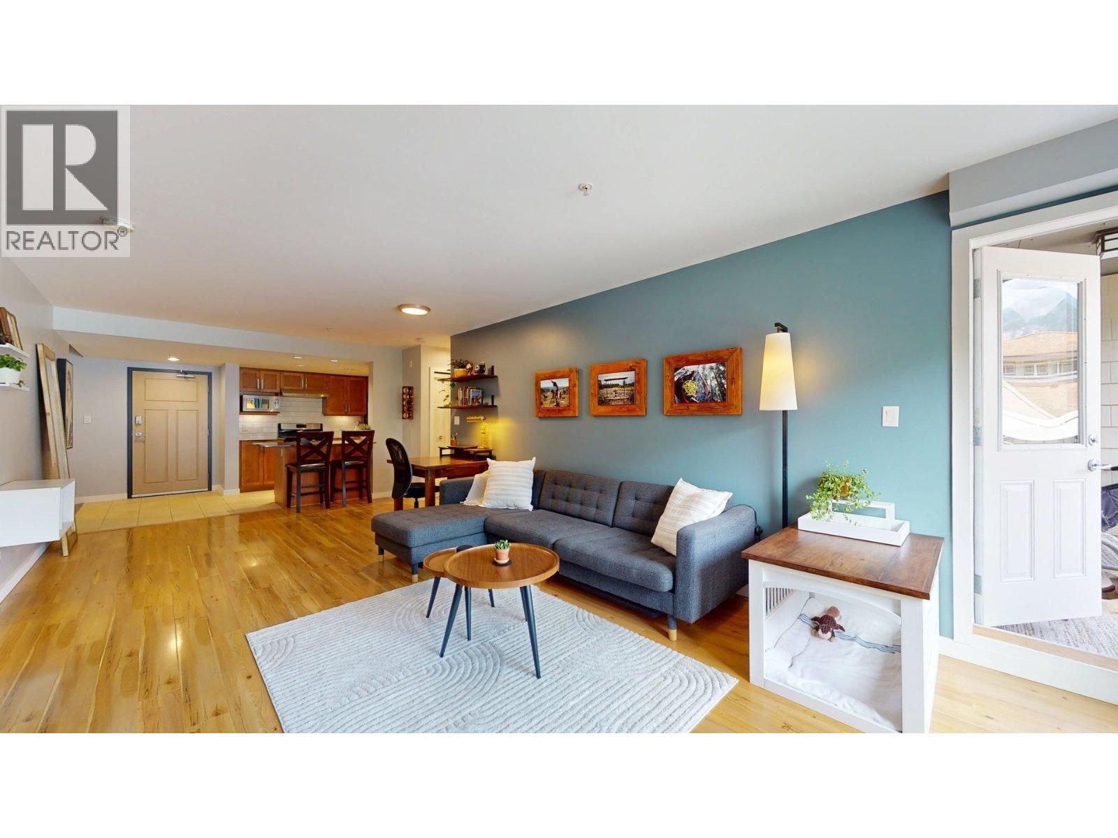 213 1212 MAIN STREET