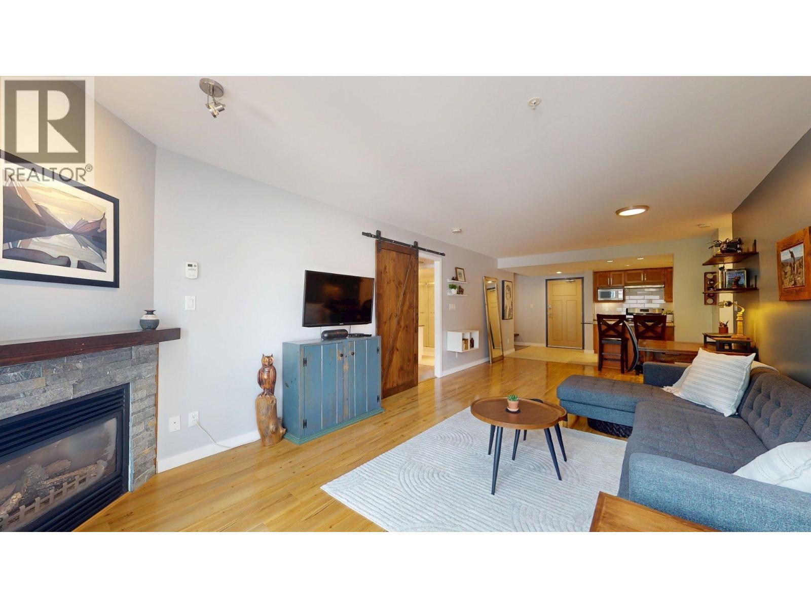 213 1212 MAIN STREET