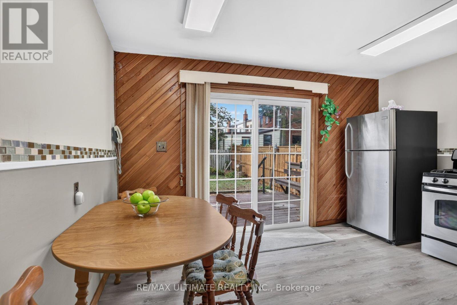 12 Eldon Avenue, Toronto, Ontario  M4C 5G1 - Photo 15 - E13849410