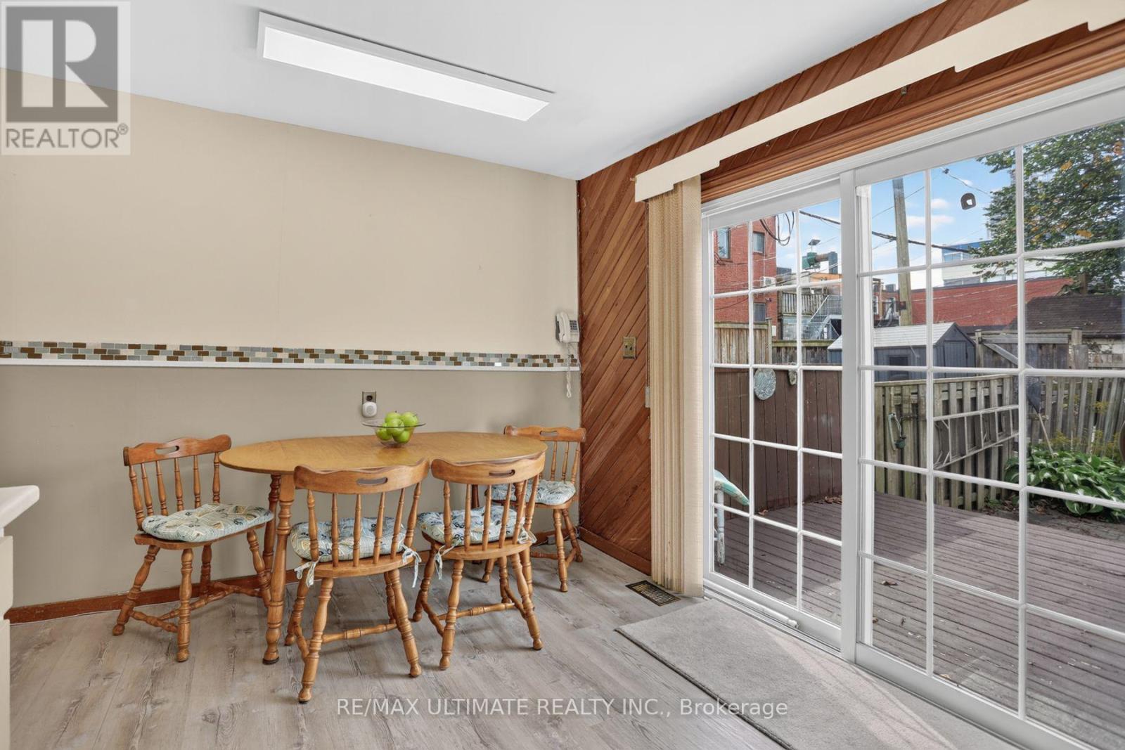 12 Eldon Avenue, Toronto, Ontario  M4C 5G1 - Photo 19 - E13849410