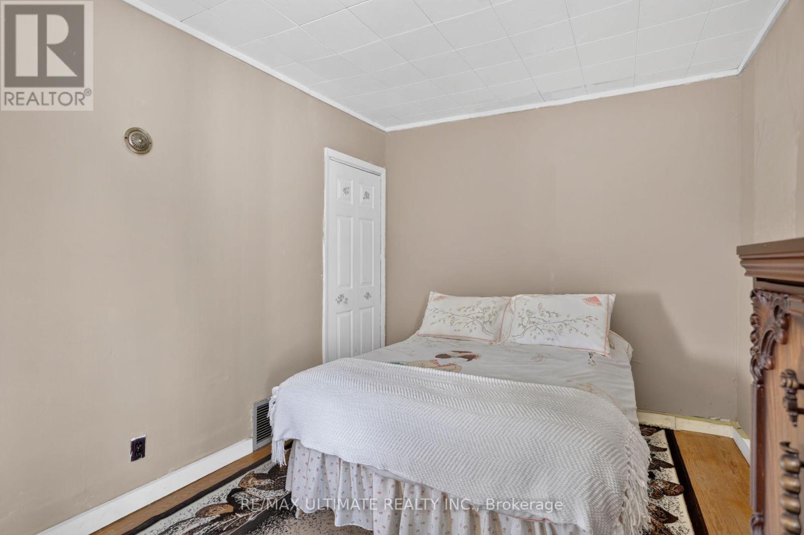 12 Eldon Avenue, Toronto, Ontario  M4C 5G1 - Photo 24 - E13849410