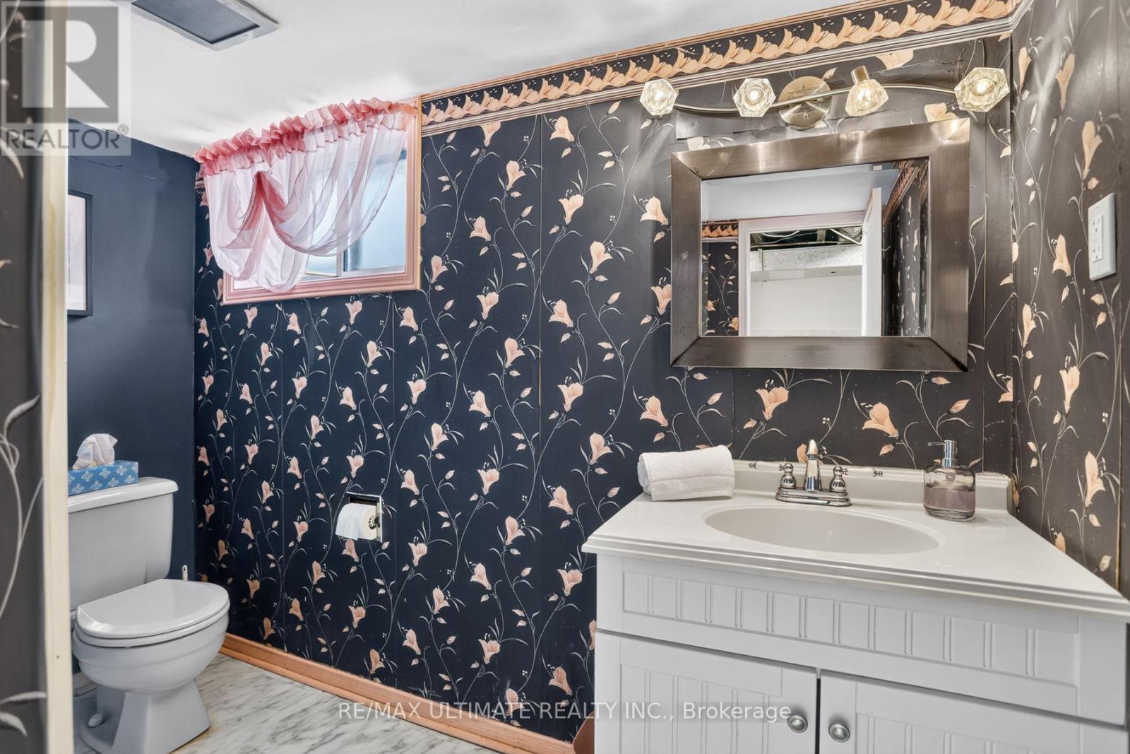 12 Eldon Avenue, Toronto, Ontario  M4C 5G1 - Photo 29 - E13849410