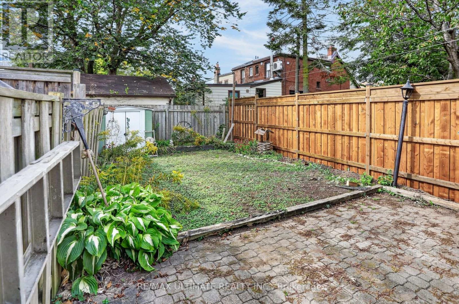 12 Eldon Avenue, Toronto, Ontario  M4C 5G1 - Photo 37 - E13849410