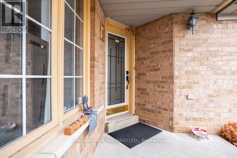 60 Whitefaulds Road, Vaughan (Maple), Ontario  L6A 2K4 - Photo 3 - N13849392