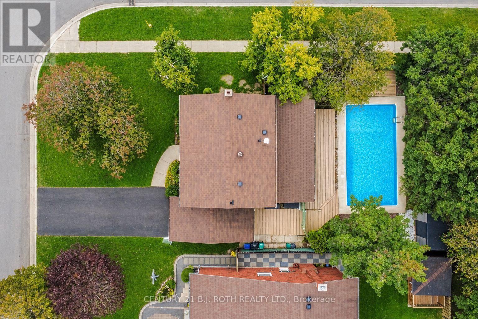 77 Pepler Place, Barrie, Ontario  L4N 5E3 - Photo 2 - S13849466
