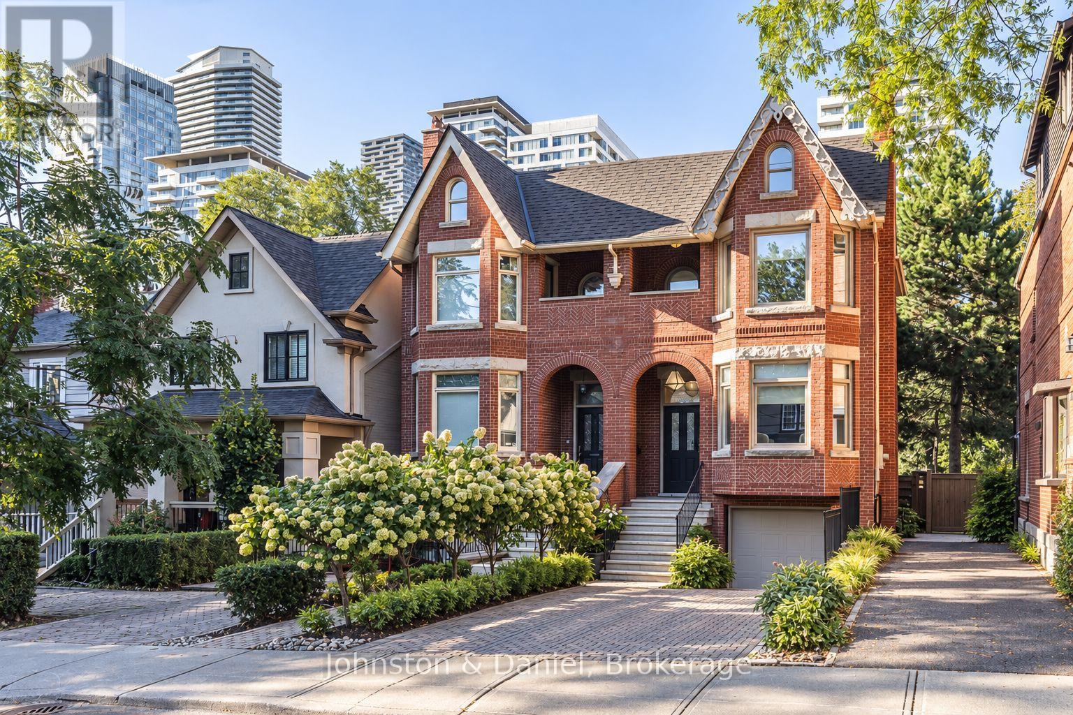 152 HILLSDALE AVENUE E Toronto (Mount Pleasant West) Ontario Canada M4S1T5