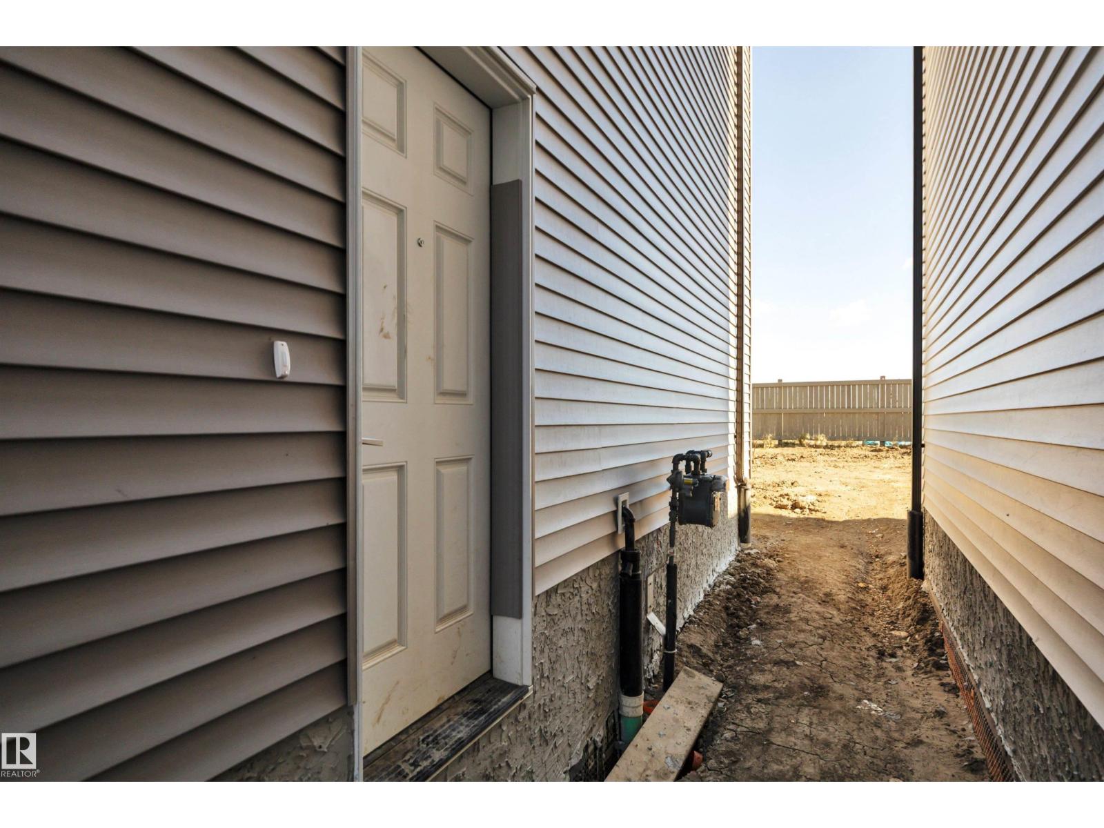 18015 73 ST NW