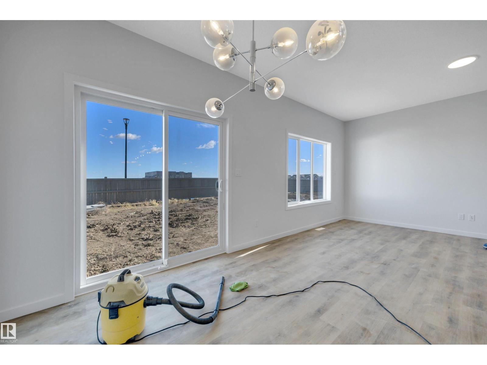18015 73 ST NW