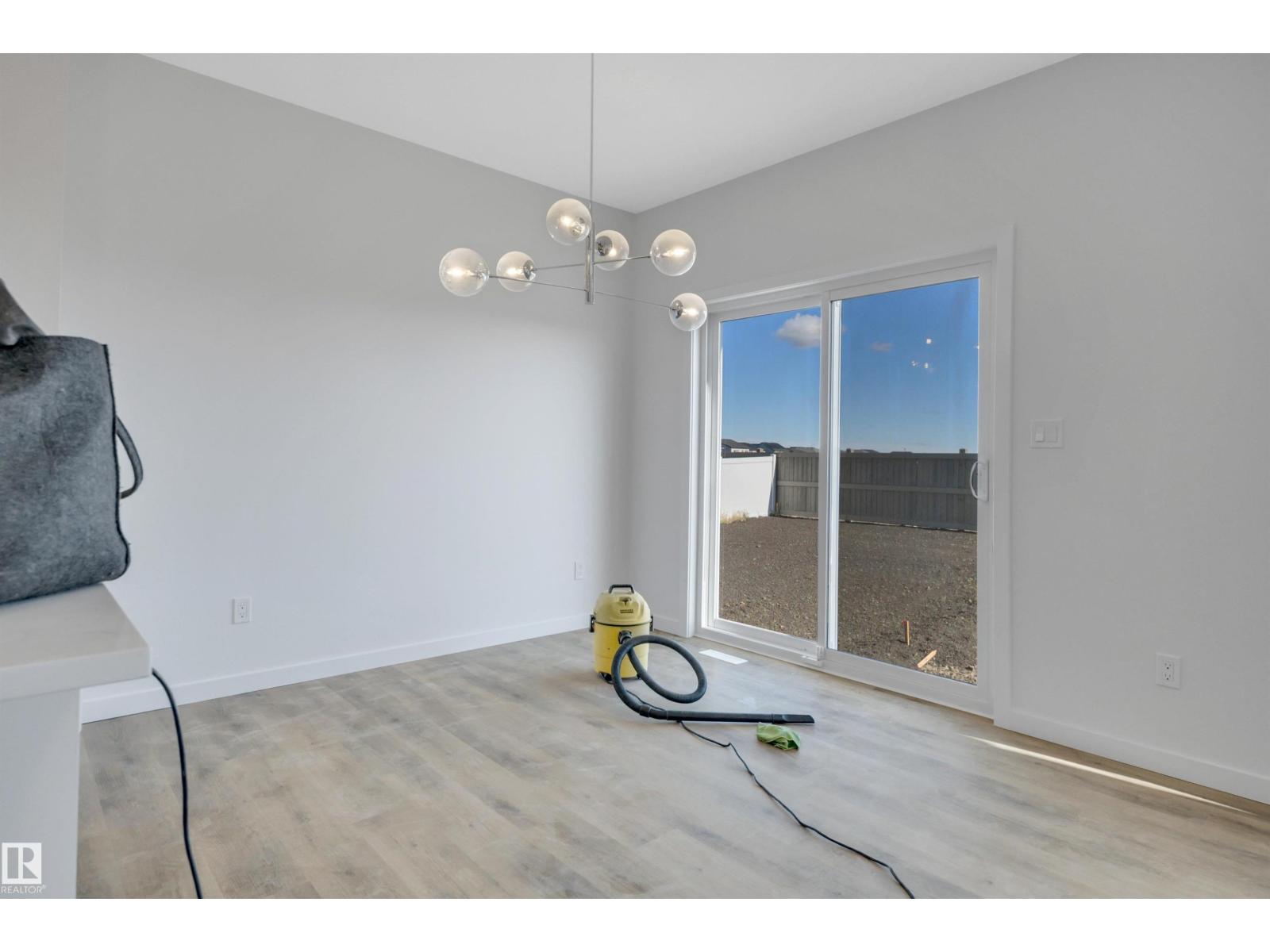 18015 73 ST NW