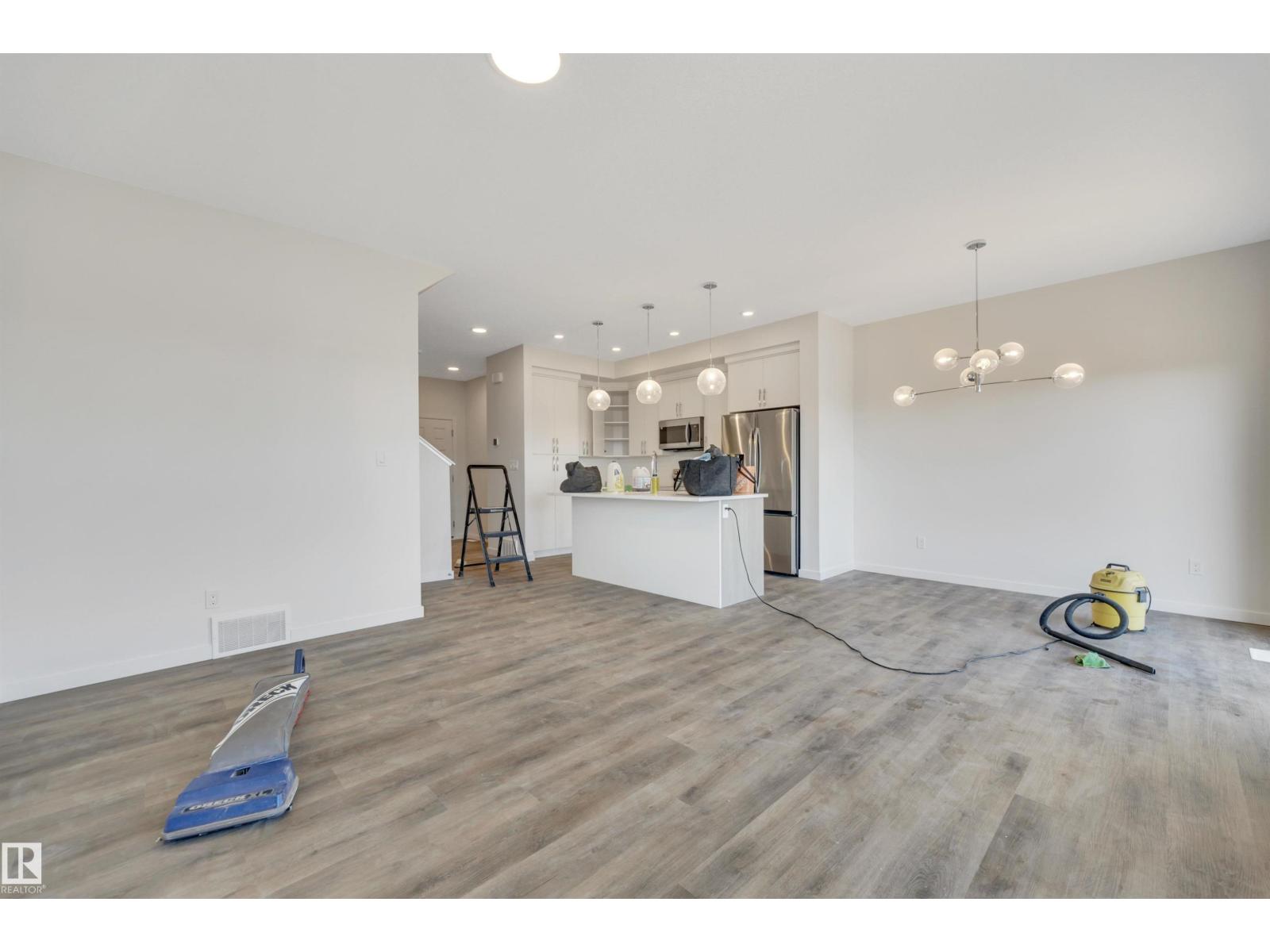 18015 73 ST NW