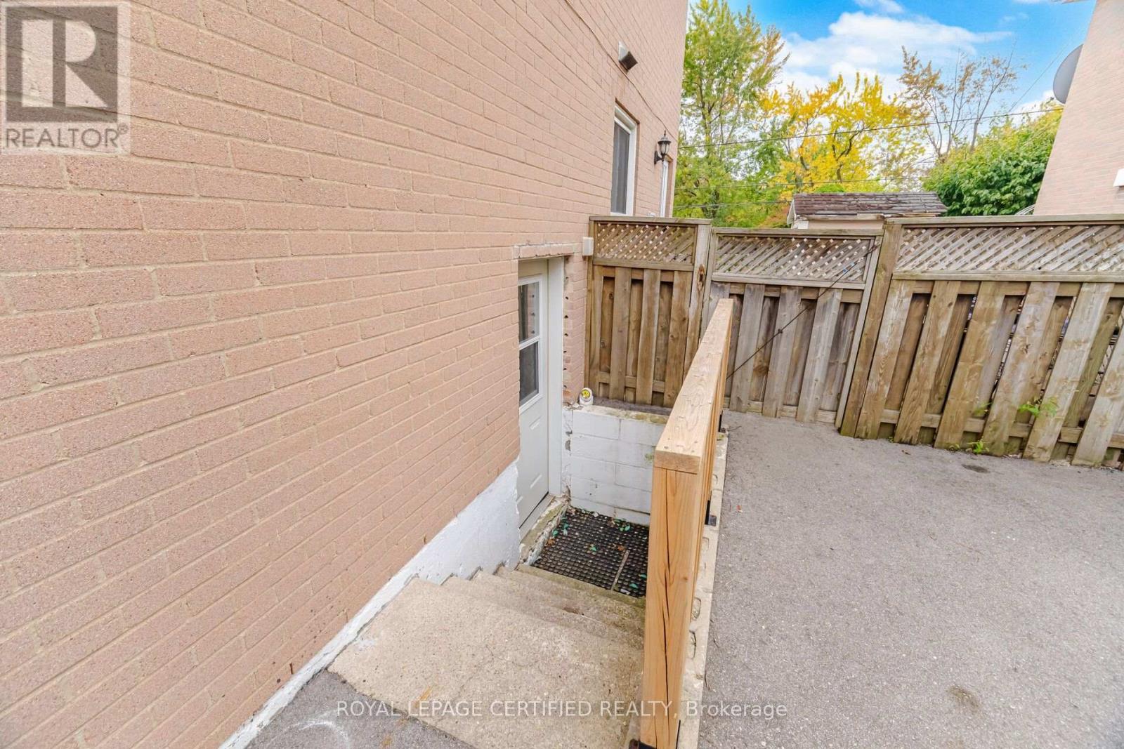 75 Cloverdale Drive, Brampton, Ontario  L6T 2T5 - Photo 33 - W13849388