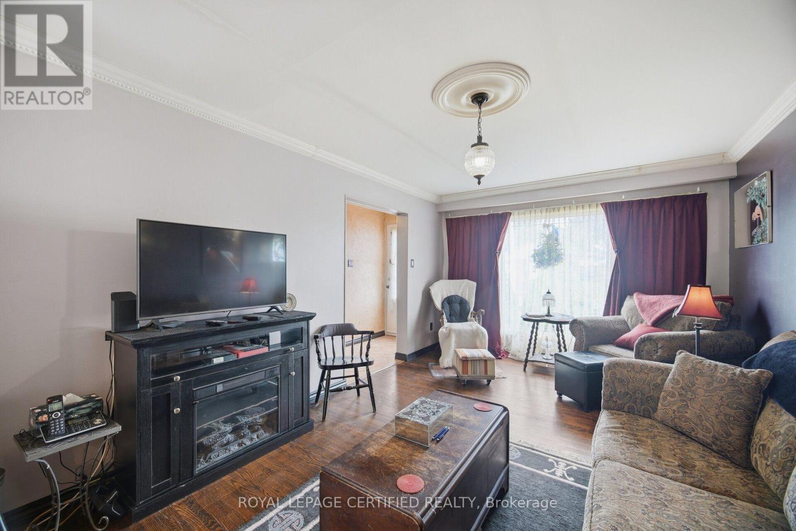 75 Cloverdale Drive, Brampton, Ontario  L6T 2T5 - Photo 4 - W13849388