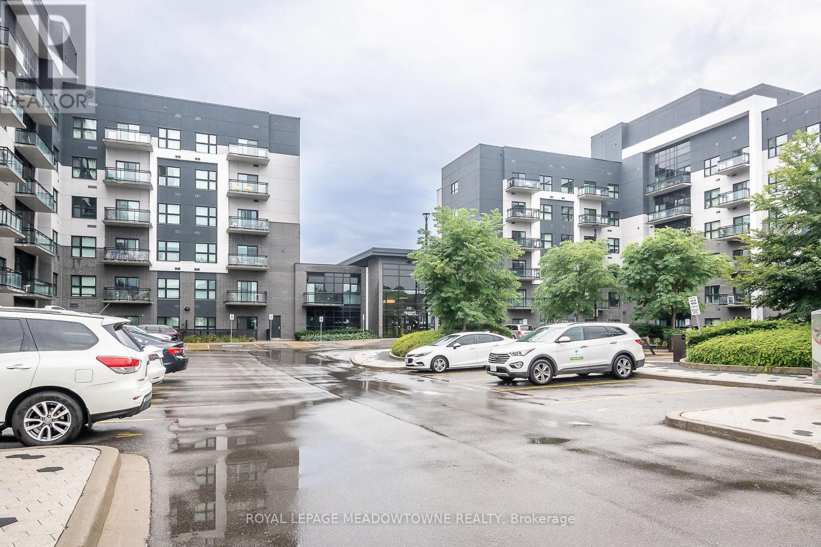 205 - 102 Grovewood Common, Oakville, Ontario  L6H 0X2 - Photo 2 - W13771184