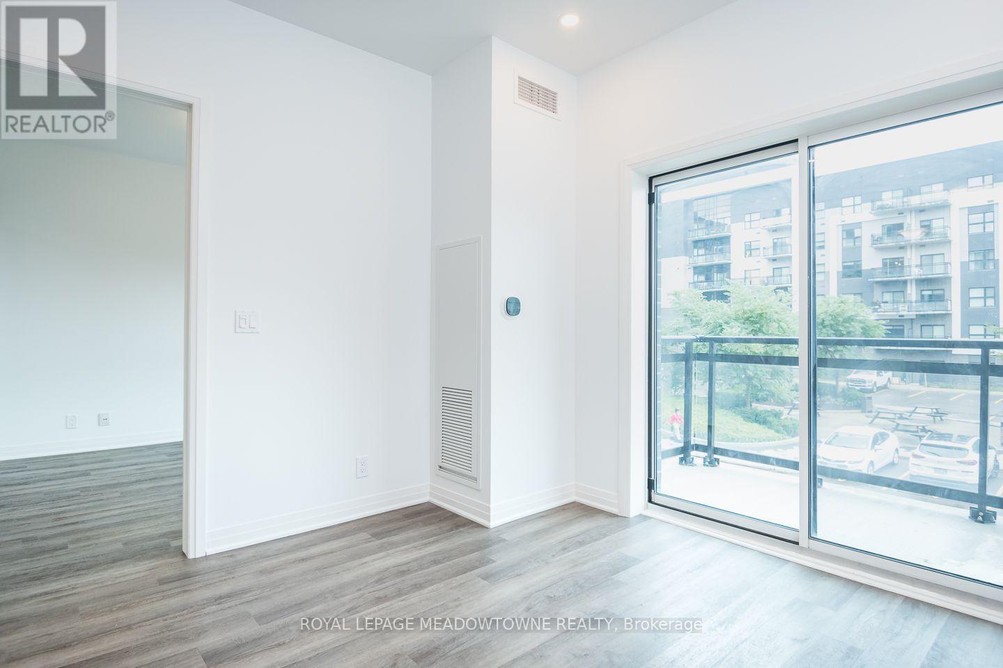205 - 102 Grovewood Common, Oakville, Ontario  L6H 0X2 - Photo 16 - W13771184