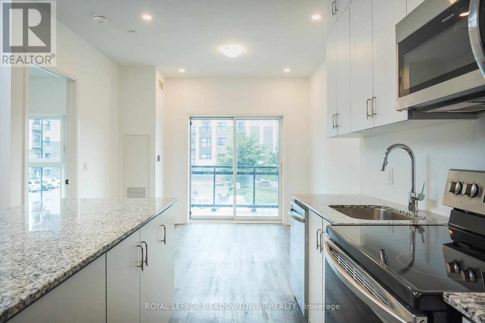 205 - 102 Grovewood Common, Oakville, Ontario  L6H 0X2 - Photo 12 - W13771184