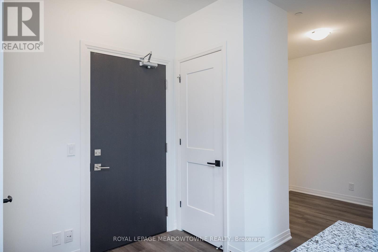 205 - 102 Grovewood Common, Oakville, Ontario  L6H 0X2 - Photo 7 - W13771184
