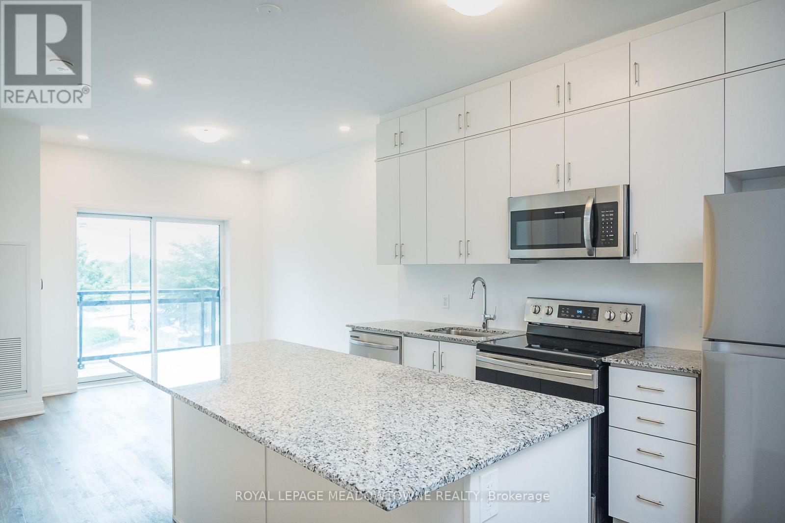 205 - 102 Grovewood Common, Oakville, Ontario  L6H 0X2 - Photo 8 - W13771184